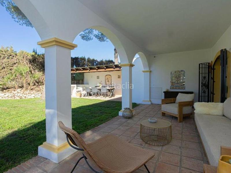 Foto 725f8823-604b-4c52-89e7-bd1905356bb5. Alquiler casa elegante villa de 4 dormitorios en el paraíso en Estepona