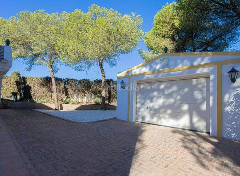 Foto 665d8bdb-a1f7-4f7e-8469-1df2d16e2076. Rent house with parking pool in Paraiso - Barronal Estepona