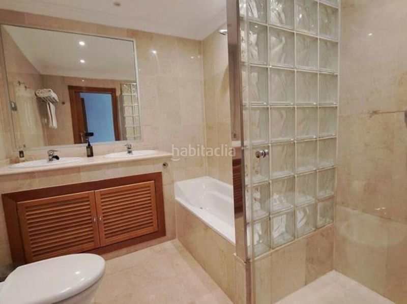 Foto 58c1139e-6bd1-492a-91c0-441b3d2f3b26. Apartament amb aparcament piscina a Aloha Marbella