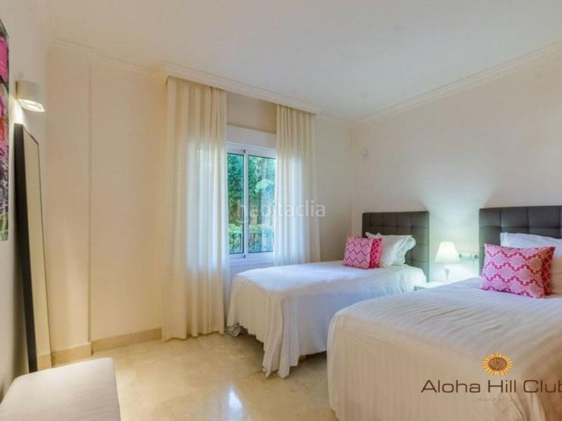 Foto bfaf7905-8950-4d8f-87f8-81af0ddfdb24. Apartament amb aparcament piscina a Aloha Marbella