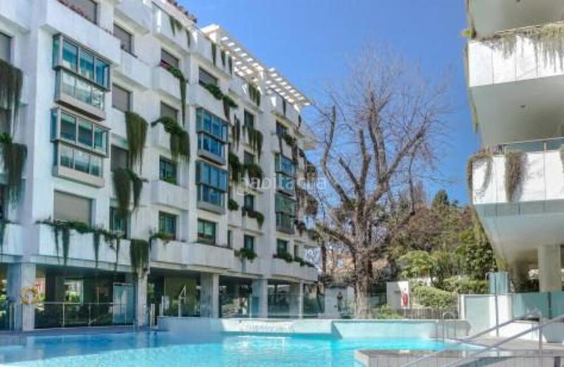 Foto 783a3809-aef0-4e94-9ad8-c159651bd0d3. Location appartement avec parking piscine dans La Carolina - Guadalpín Marbella