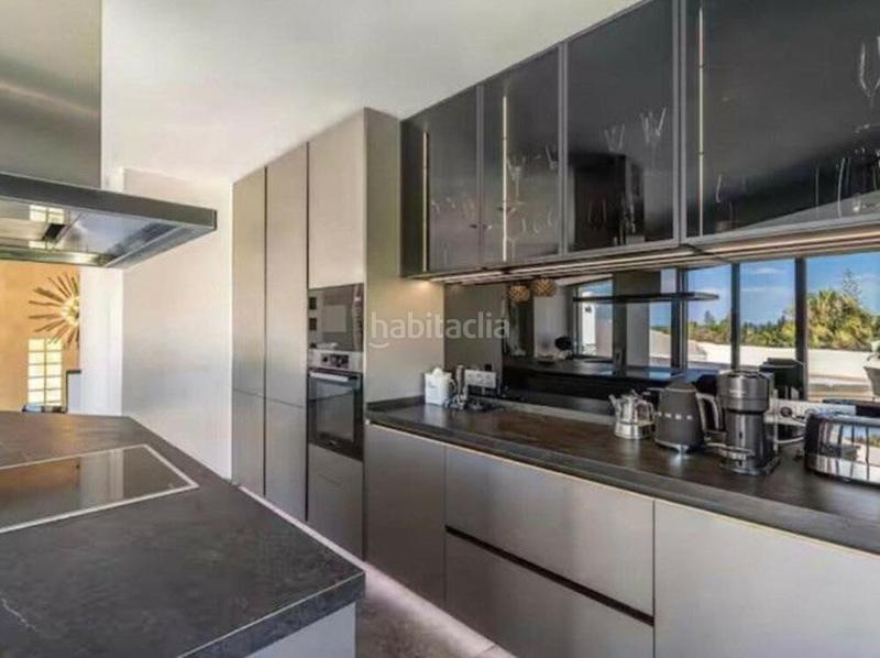 Foto 6b131f36-36da-40d7-8feb-f82905b90bfb. Lloguer apartament amb aparcament piscina a lomas de Marbella club Marbella