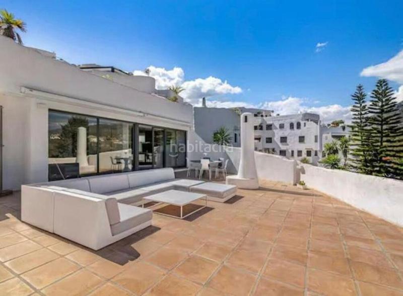 Foto 1c56a8ba-9d59-4951-a3ab-66e6598c2918. Miete appartement mit parking pool in lomas de Marbella club Marbella