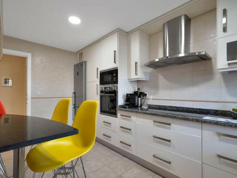 Foto 615689f2-5b78-4c2d-8385-e3c1f99fb95b. Semi detached house with parking pool in Nueva Atalaya Estepona