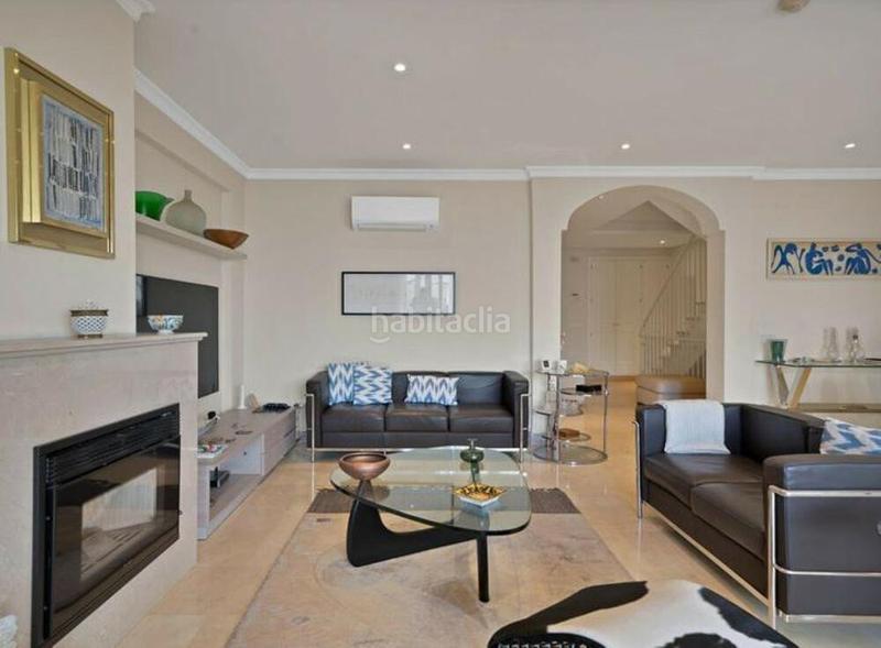 Foto b8858a9f-7ade-4b73-b10a-4b7ae4d9182a. Semi detached house with parking pool in Nueva Atalaya Estepona