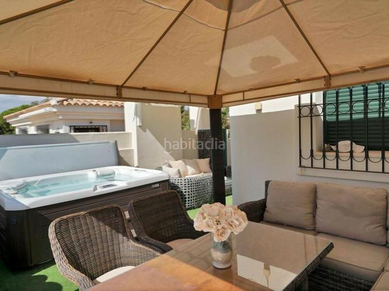 Foto c7b1a248-f5f4-4eee-b454-657899440ef5. Semi detached house with parking pool in Nueva Atalaya Estepona