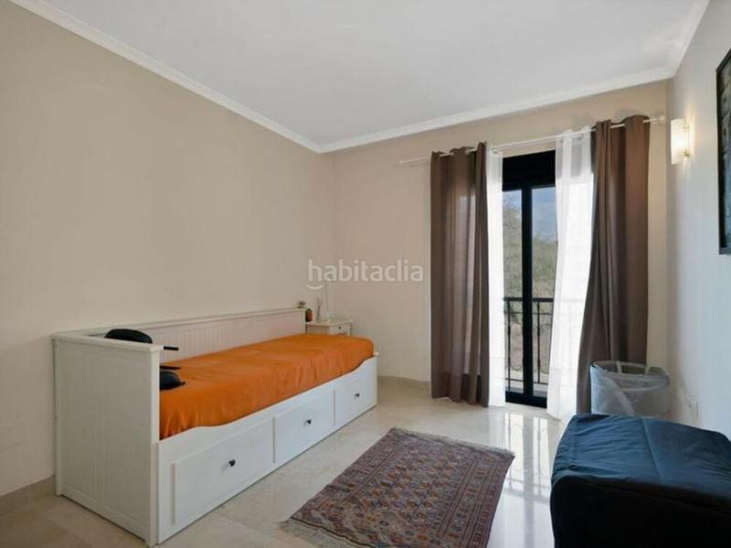 Foto d4ba2ff5-caea-49ef-ac04-88efb38eaedf. Semi detached house with parking pool in Nueva Atalaya Estepona