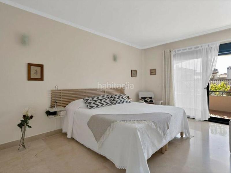 Foto e92a40d6-e7b7-418f-a73b-7e22549fb529. Semi detached house with parking pool in Nueva Atalaya Estepona