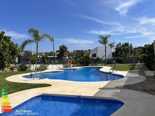 Rent Semi detached house in Paraiso - Barronal. Adosado en venta y en alquiler en agra residencial, estepona