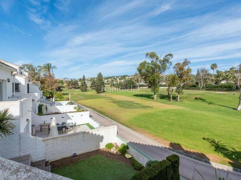 Foto adad32b3-58fa-4794-a0b6-3d7dc457df19. Affitto casa a schiera con parcheggio piscina in Los Naranjos Marbella