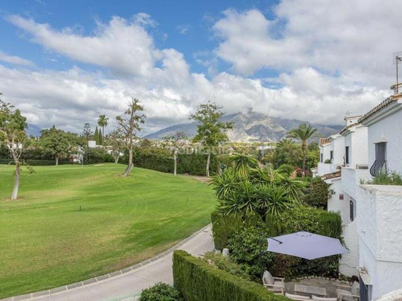 Foto 490f650e-0528-4658-8137-ac51ef6d5a19. Alquiler casa adosada primera línea golf casa adosada para alquiler a largo plazo en nueva andalucía en Marbella
