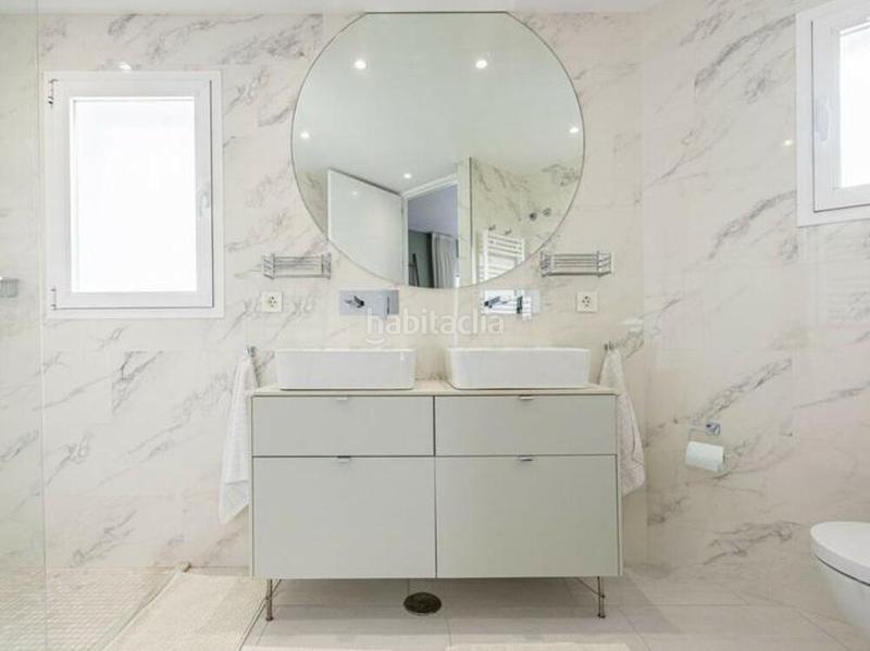 Foto b84b0f92-97f1-42f7-a6a5-e4e356154b87. Alquiler casa adosada primera línea golf casa adosada para alquiler a largo plazo en nueva andalucía en Marbella