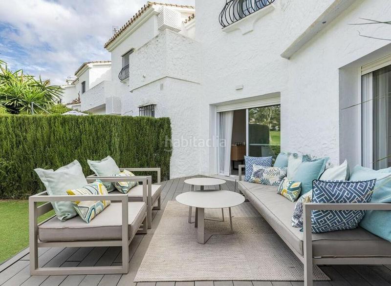 Foto 06d15c19-fdbe-4498-afa0-be5f8f7e11c0. Location maison jumelée avec parking piscine dans Los Naranjos Marbella