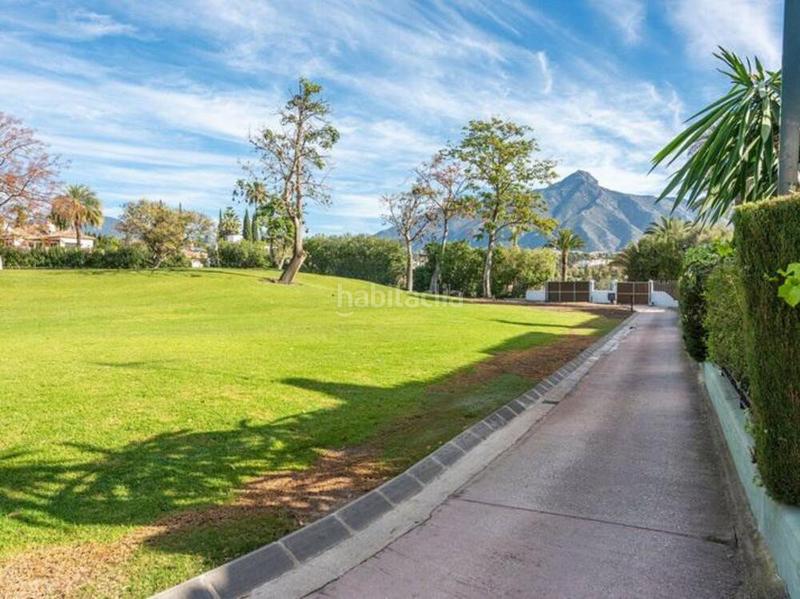 Foto 17712fcc-f972-4892-8cb2-a9c2af1db81f. Rent semi detached house with parking pool in Los Naranjos Marbella