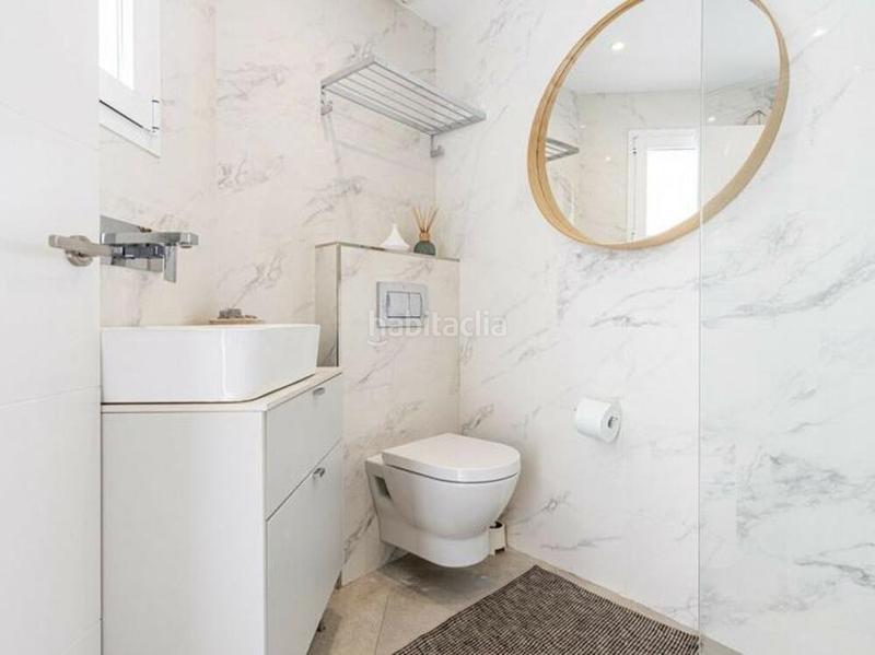 Foto 59e772c6-8386-4be5-934e-331eff7cf1f7. Rent semi detached house with parking pool in Los Naranjos Marbella