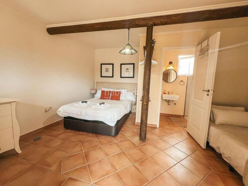 Foto 244cea2a-e525-4c2a-92a4-b9378a389555. House with pool in Nueva Andalucía centro Marbella