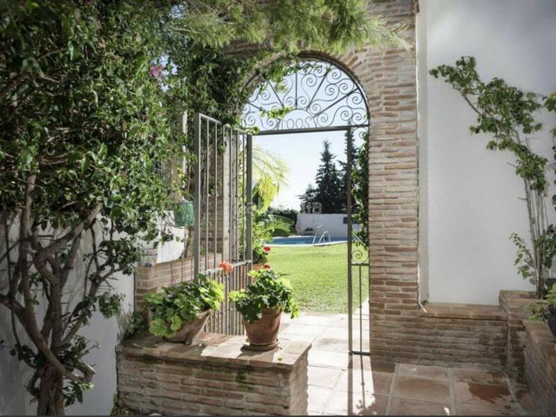 Foto 18b8b93d-98d1-4407-9da8-52ea067fc474. Casa en camino del higueral 1 lujo en La Quinta Benahavís