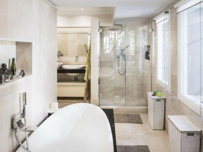 Foto e048bfde-1c85-448e-abb2-f6edbe6d82a6. Casa en camino del higueral 1 lujo en La Quinta Benahavís