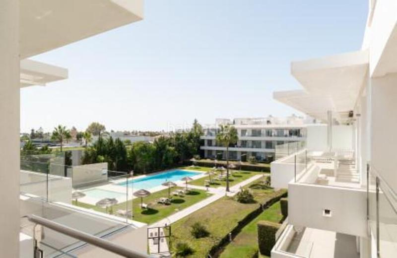 Foto 505e2f2d-c5ed-4cd7-a703-720865062b98. Lloguer àtic amb aparcament piscina a Bel - Air Estepona