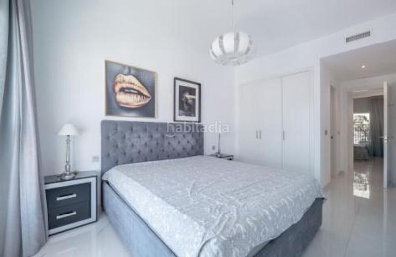 Foto ea7f245a-78e2-4a1b-8196-30fdae541c0d. Lloguer àtic amb aparcament piscina a Bel - Air Estepona