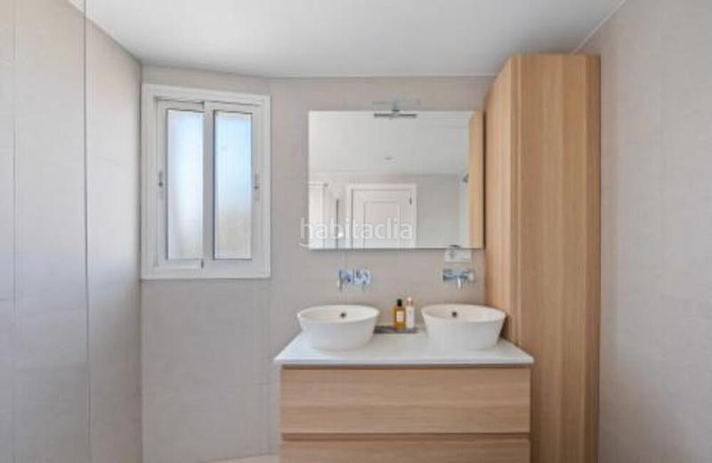 Foto 10344a51-e299-4f74-a4bb-37bb6fe1094a. Piccolo appartamento con parcheggio piscina in Nueva Andalucía centro Marbella