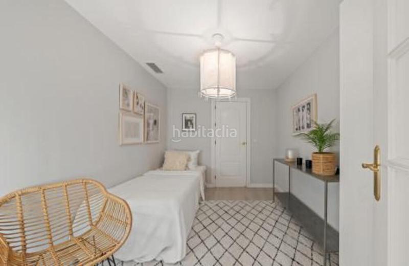 Foto 5eb32d8b-7b33-4bd8-bc0d-a953d588af9e. Piccolo appartamento con parcheggio piscina in Nueva Andalucía centro Marbella