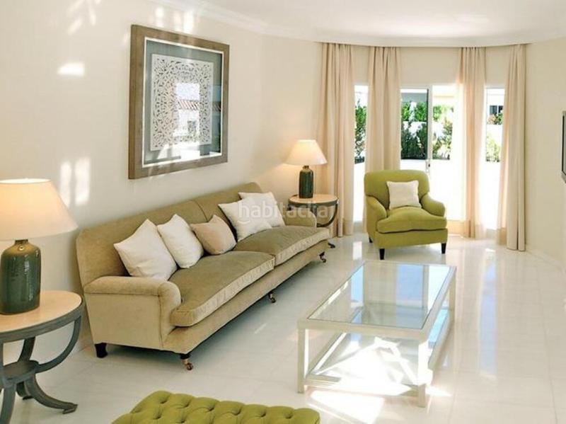 Foto 6991bcc9-e232-44fe-85ab-a7edb26f1684. Location attique avec parking piscine dans lomas de Marbella club Marbella