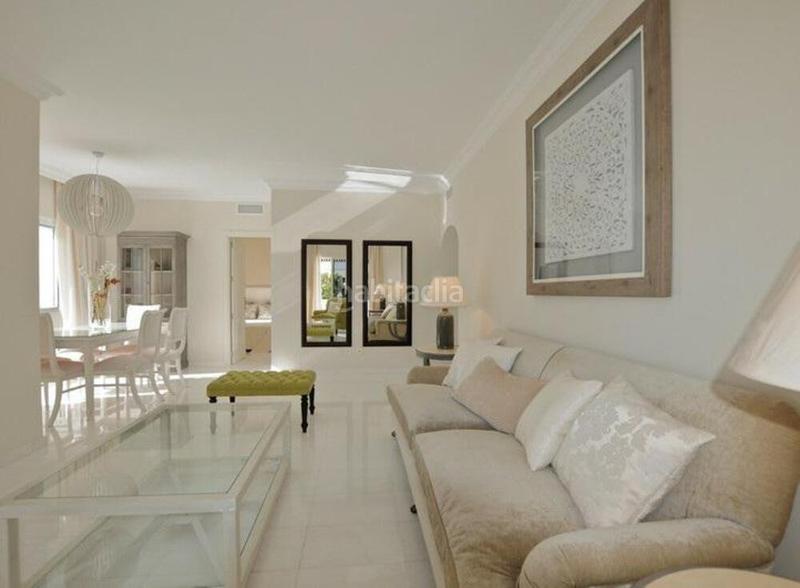 Foto a671092c-d9bb-4aa5-9575-08af1301cca2. Location attique avec parking piscine dans lomas de Marbella club Marbella