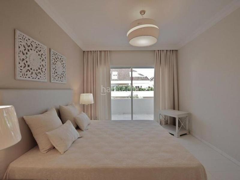 Foto 448288af-dc34-46d4-8285-2dbf8fdcad6d. Miete dachwohnung mit parking pool in lomas de Marbella club Marbella