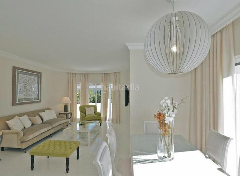 Foto 4f464e12-e43e-4c3f-bb49-7a0a105e782b. Miete dachwohnung mit parking pool in lomas de Marbella club Marbella
