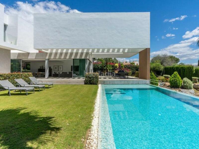 Foto b6e17fd2-9200-42a7-9d01-2b944afaa9d0. Rent house with heating parking pool in Los Flamingos Benahavís