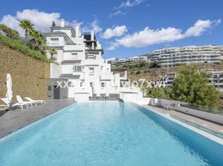 Rez-de-chaussée à La Quinta. Elegante apartamento contemporáneo con vistas panorámicas al mar