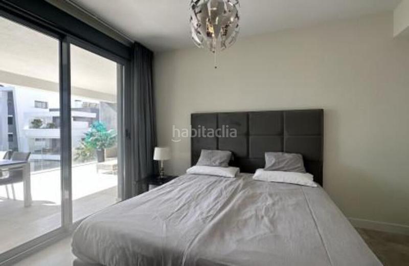 Foto 37042578-28ee-4734-a25c-5732ce542380. Rent apartment with parking pool in La Concha - Resina Golf Estepona