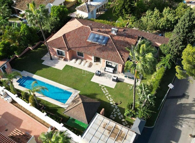 Foto 0774d861-0598-411b-a590-b4239e5123b6. Miete haus mit parking pool in Centro Estepona