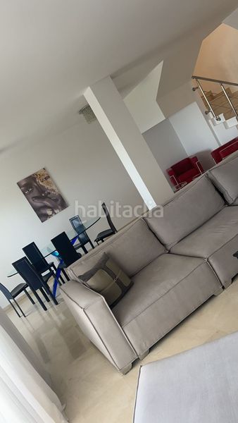 Foto 7890817d-7c42-4ed5-8494-04c3b2227069. Rent penthouse with parking pool in Guadalmina Alta Marbella