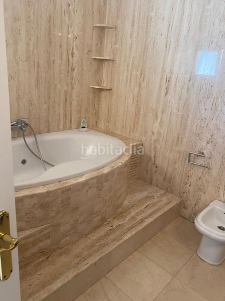 Foto c23a7395-c6f1-49b6-a018-fddd79ad5276. Rent penthouse with parking pool in Guadalmina Alta Marbella
