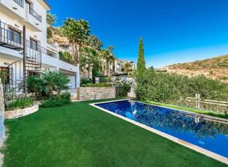 Haus in Benahavís pueblo. Elegante villa mediterránea con vistas panorámicas al mar y la m