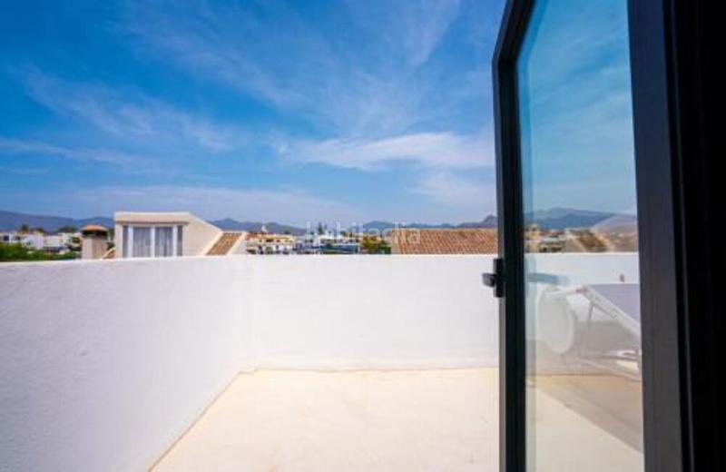 Foto bba7397e-bc7e-4a1c-810c-995da7fcdf07. Maison avec parking piscine dans Villacana - Costalita - Saladillo Estepona