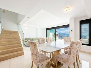 Casa adosada en Santa María. Hermosa casa adosada familiar con vistas panorámicas en la maire