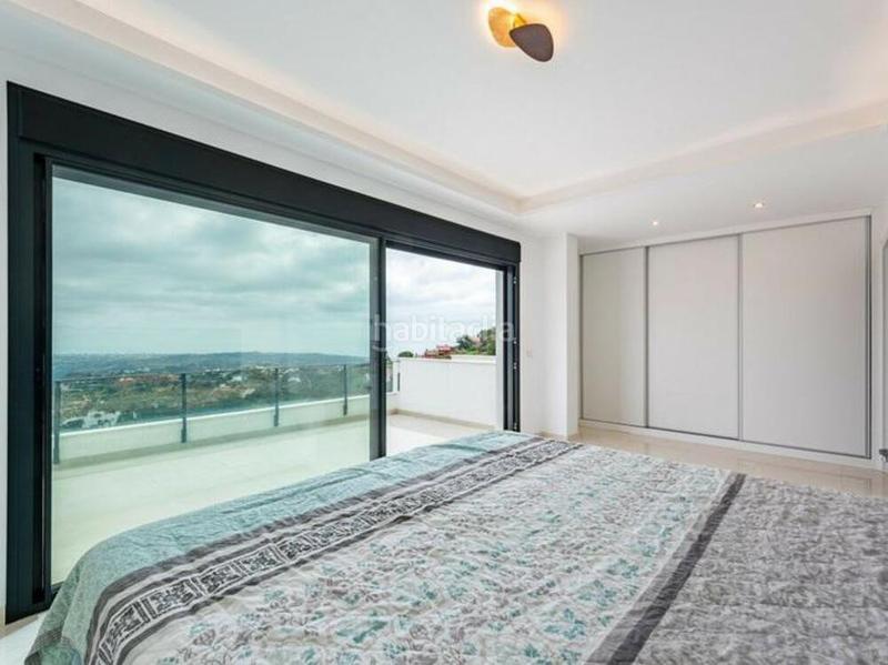 Foto 1cffb867-79ab-408f-a42f-a5b4aeff9047. Casa adossada amb calefacció aparcament piscina a Marbella