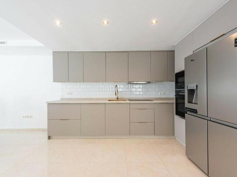 Foto c723ac67-8aec-4d2a-878b-612f6dd8d902. Casa adossada amb calefacció aparcament piscina a Marbella