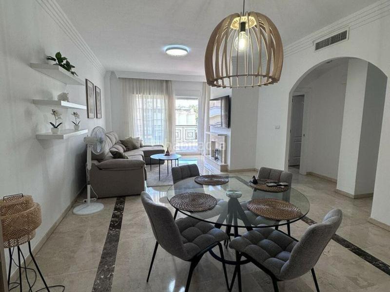 Foto a4ee6c3c-6091-457c-9301-b5876a33eb17. Location appartement avec parking piscine dans Nueva Andalucía centro Marbella