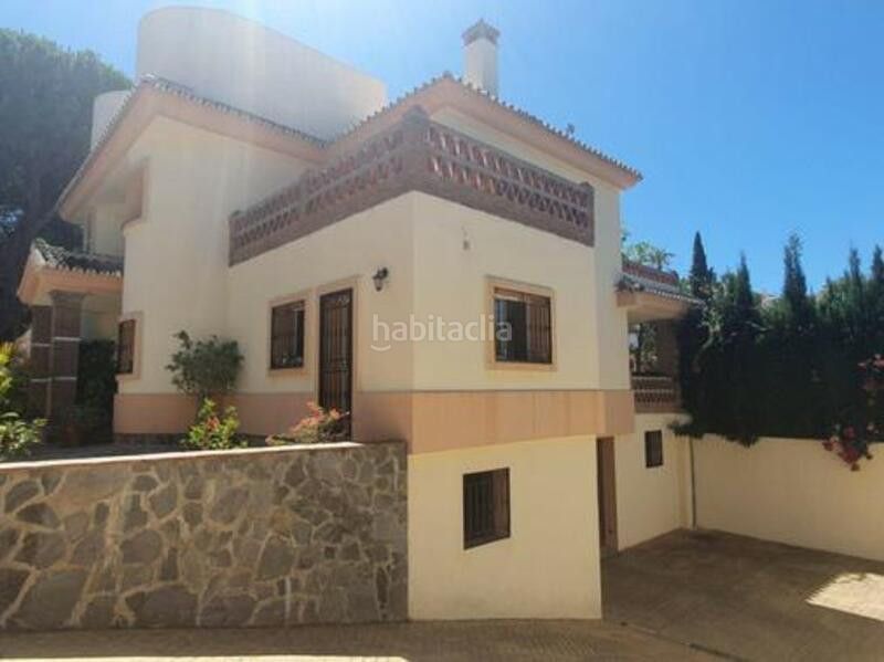 Foto 7f3e25f1-fa64-4ad5-bc3b-5870f9d4eb5e. Lloguer casa amb calefacció aparcament piscina a Marbella