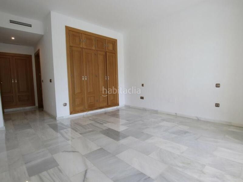 Foto 8482a3c7-5c35-4e84-a360-99595e1796d5. Lloguer casa amb calefacció aparcament piscina a Marbella