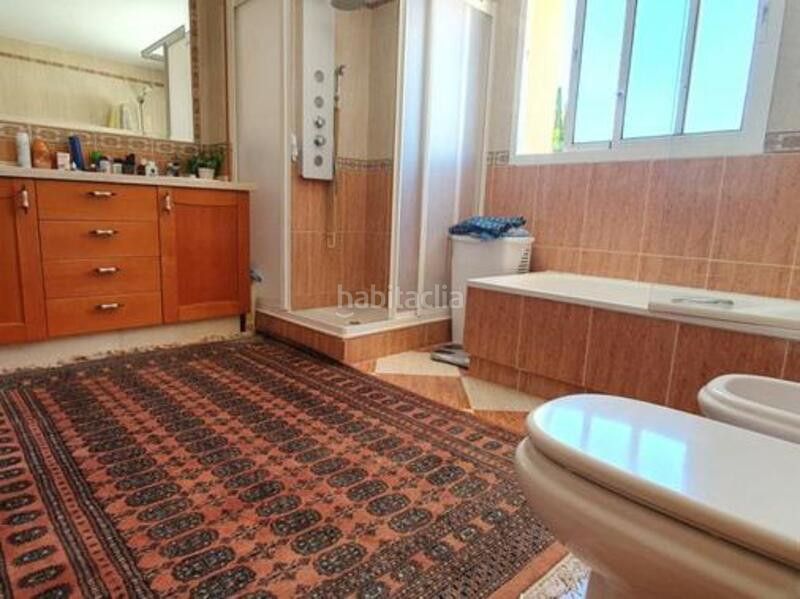 Foto e2ba15b0-0a31-430c-afdf-c48b4b7e4582. Lloguer casa amb calefacció aparcament piscina a Marbella