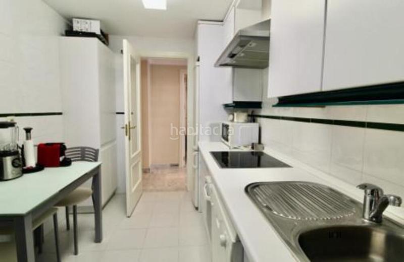 Foto 34b624c8-79b3-4376-81ea-6e9ef381e736. Apartament amb aparcament piscina a La Dama de Noche - La Alzambra Marbella
