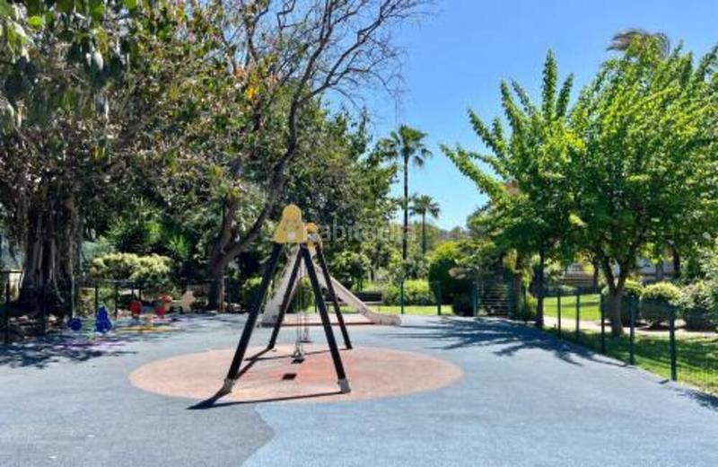 Foto 0408a51d-8222-4c52-94bc-ad7dd22f6e39. Lloguer apartament amb aparcament piscina a La Dama de Noche - La Alzambra Marbella