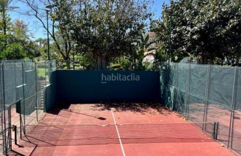 Foto 402ba2f4-b802-4eeb-82ea-94eea7418e4a. Lloguer apartament amb aparcament piscina a La Dama de Noche - La Alzambra Marbella