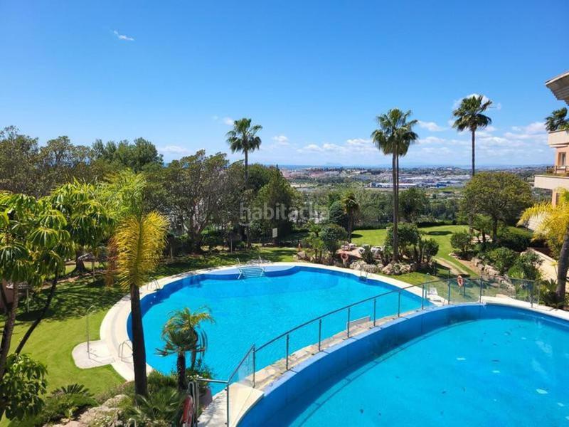 Foto 11fdefd2-4e69-43c0-9724-66ebf1f71381. Appartement mit parking pool in Los Naranjos Marbella