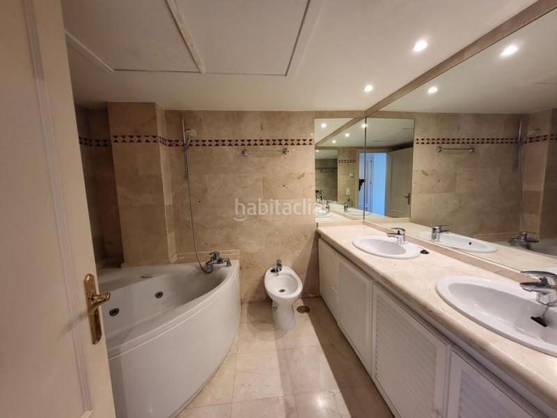 Foto 1dcde62f-b60b-423d-941e-e24d9ca6b447. Appartement mit parking pool in Los Naranjos Marbella